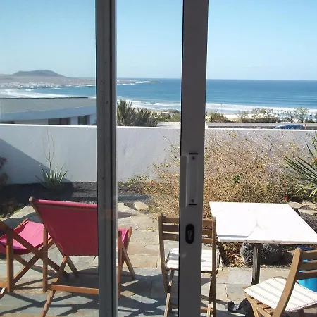 Beautiful Small Bungalow With The Most Amazing Views And Garden *